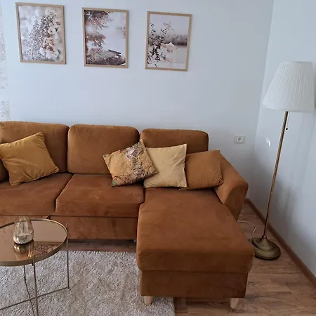 Apartment Turu 15 *